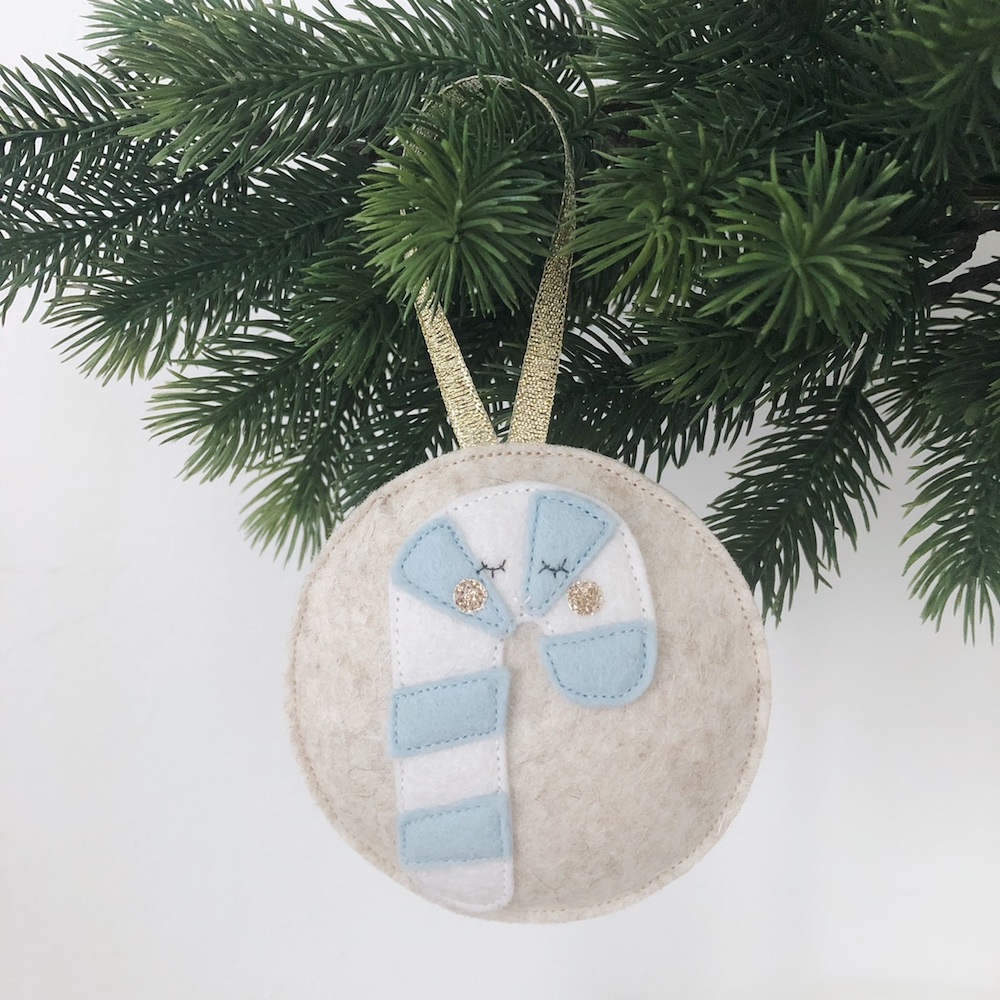 Kerst ornament pastelblauw candy cane