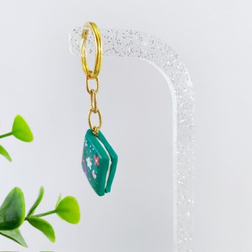 Sleutelhanger boek emerald bloemen