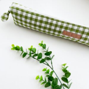 Breinaalden etui gingham olijf