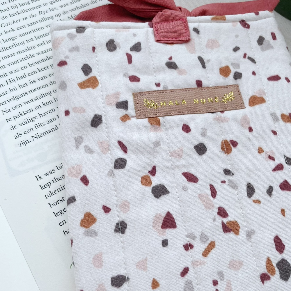 Boeken sleeve Terrazzo