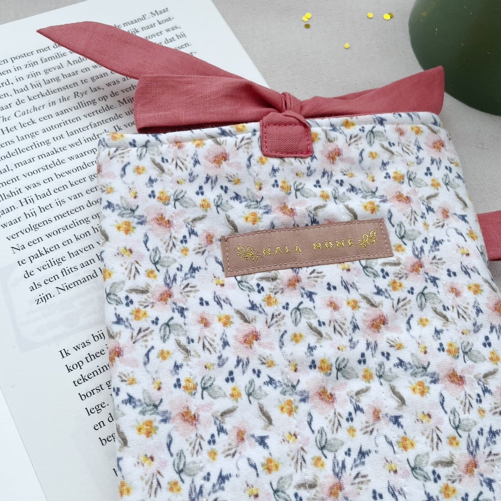 Boeken sleeve bloemen klein