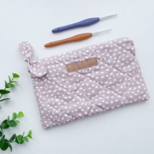 Haaknaalden etui dots dusty pink