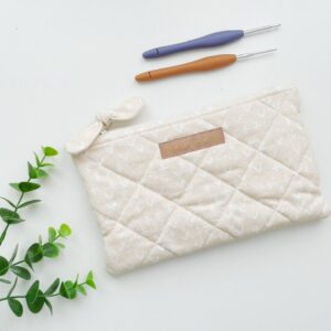 Haaknaalden etui nude