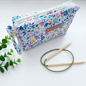 Rondbreinaalden etui bloemen blauw