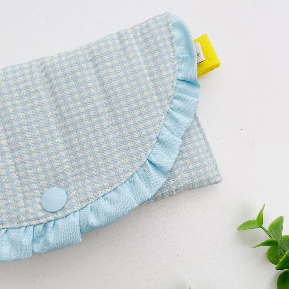 Zonnebril etui blauw geruit blauw ruche