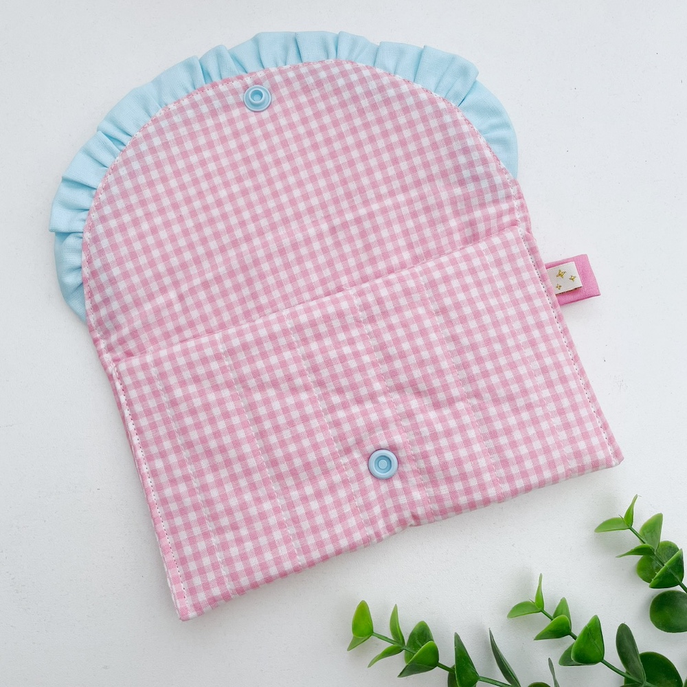 Zonnebril etui roze geruit blauw ruche