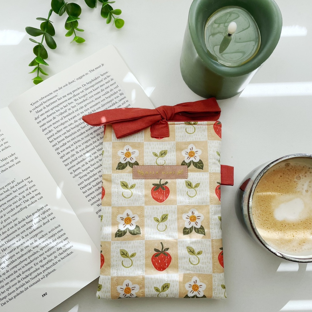 Boekensleeve strawberry