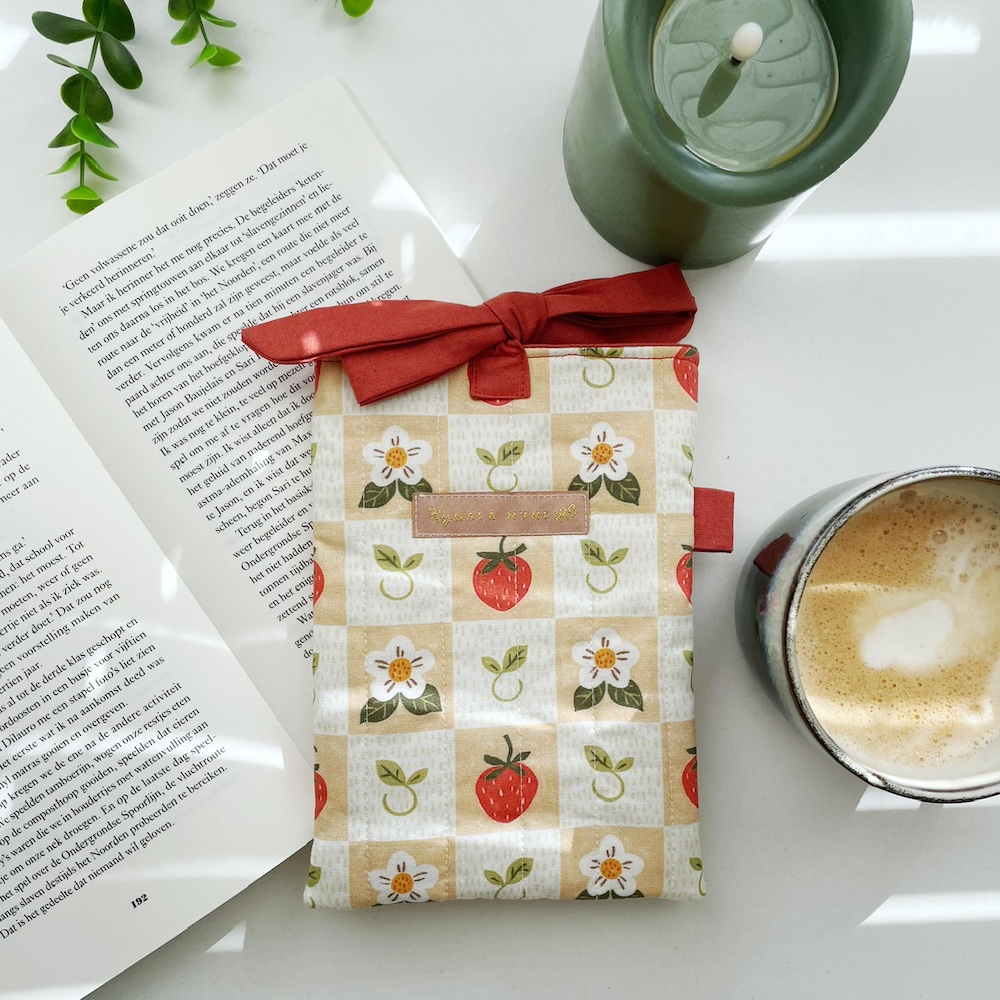 Boekensleeve strawberry