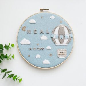 Geboorte ring luchtballon pastelblauw klei